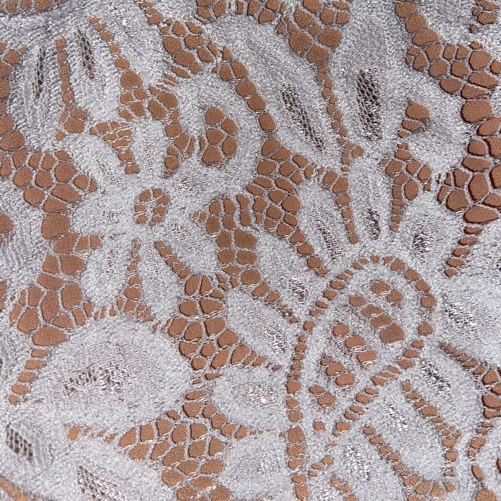 Lacey spring dress - Picture 3 of 4